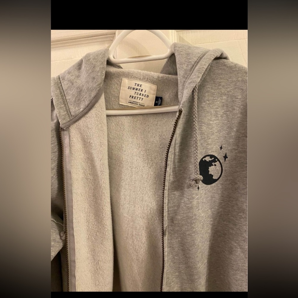 Summer I turned pretty hoodie from American eagle